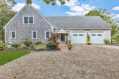 11 Richard Ln, West Dennis, MA 02670