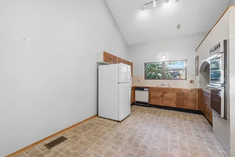 Kitchen - 5 Riverview Ave UNIT 5G, Mashpee, MA 02649 photo 1 of 1