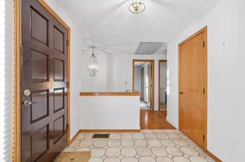 Entry Way - 5 Riverview Ave UNIT 5G, Mashpee, MA 02649 photo 2 of 3