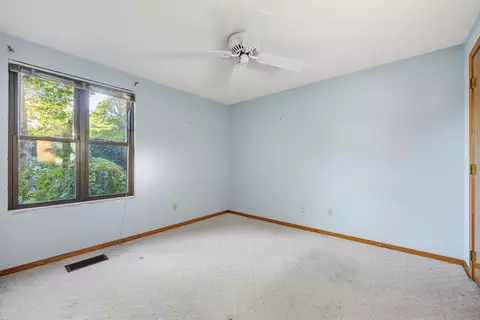 Bedroom - 5 Riverview Ave UNIT 5G, Mashpee, MA 02649 photo 2 of 4