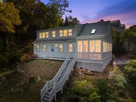 138 Sippewissett Rd, Falmouth, MA 02540