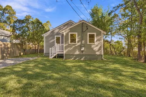 Exterior - 11 Monack Rd, Buzzards Bay, MA 02532 photo 5 of 6