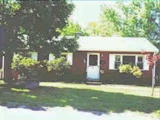 50 Maple St, Buzzards Bay, MA 02532 photo 1