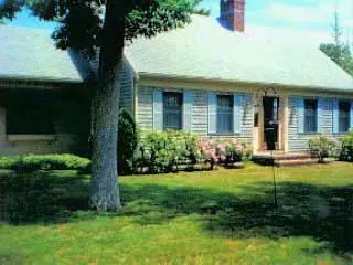 469 Main St, Centerville, MA 02632 photo 2