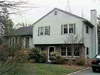 7 Godfrey Rd, Mashpee, MA 02649 photo 1