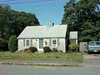 8 Brookshire Rd, Hyannis, MA 02601 photo 1