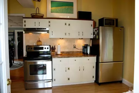 12 Elm St, Lenox, MA 01240 photo 4