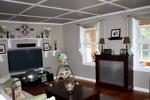 12 Elm St, Lenox, MA 01240 photo 8