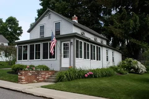 12 Elm St, Lenox, MA 01240 photo 1