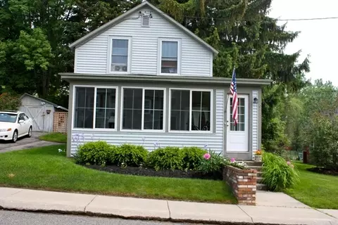 12 Elm St, Lenox, MA 01240 photo 2