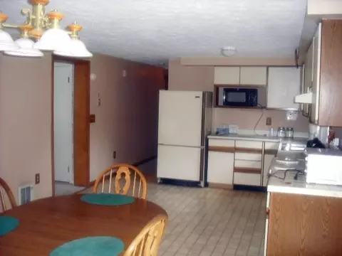 580 Greylock St, Lee, MA 01238 photo 4