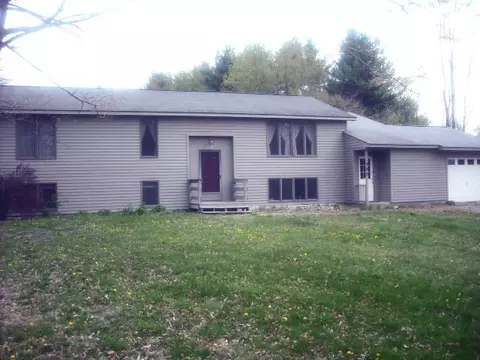 580 Greylock St, Lee, MA 01238 photo 1