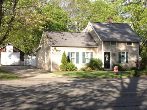 495 Walker St, Lenox, MA 01240 photo 2