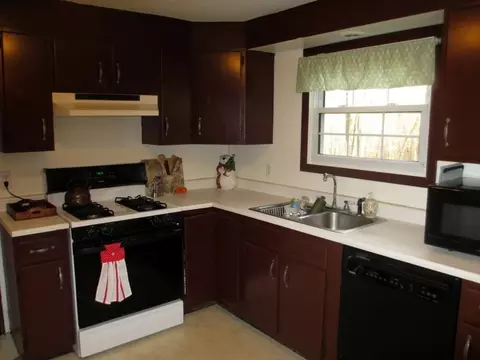 170 Silver St, Lee, MA 01238 photo 14