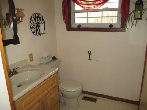 170 Silver St, Lee, MA 01238 photo 18