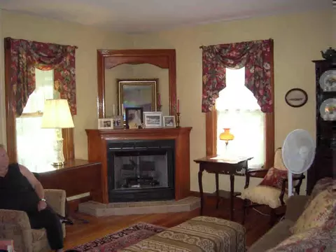 95 Laurel St, Lee, MA 01238 photo 13
