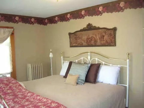 95 Laurel St, Lee, MA 01238 photo 9
