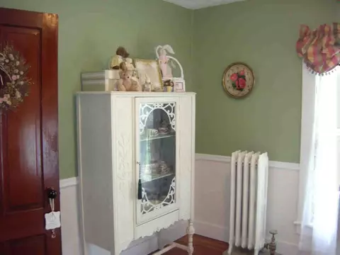 95 Laurel St, Lee, MA 01238 photo 6