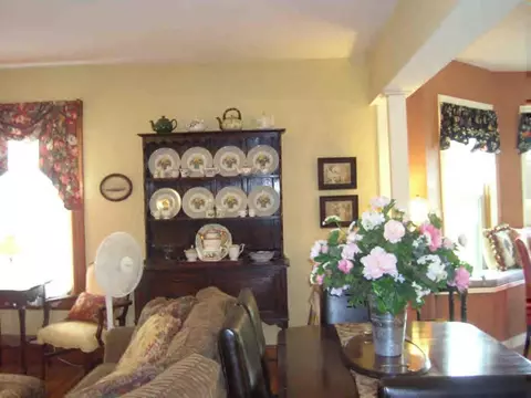 95 Laurel St, Lee, MA 01238 photo 12