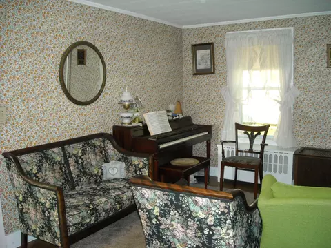 85 Summer St, Lee, MA 01238 photo 5