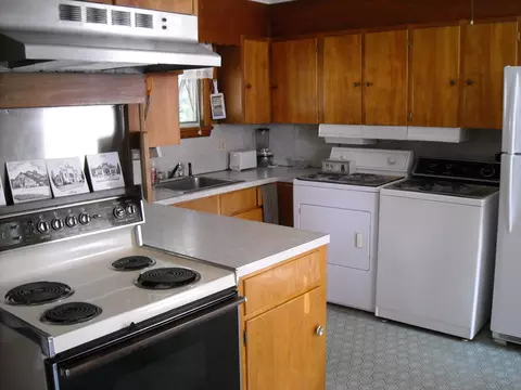 85 Summer St, Lee, MA 01238 photo 3