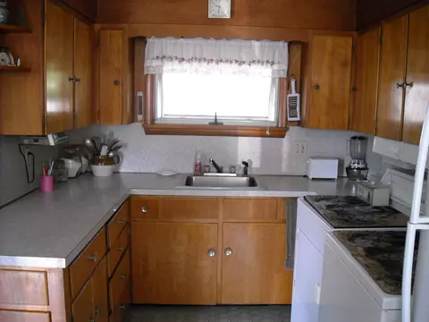 85 Summer St, Lee, MA 01238 photo 2