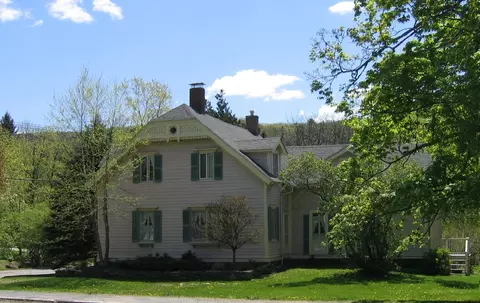74 E Main St, Stockbridge, MA 01262 photo 2
