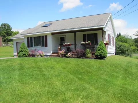 10 Davis St, Lee, MA 01238 photo 1