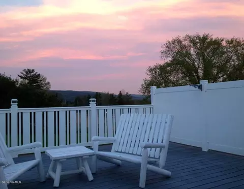 10 Davis St, Lee, MA 01238 photo 4