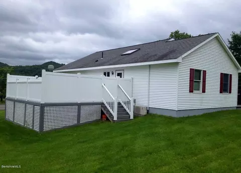 10 Davis St, Lee, MA 01238 photo 6