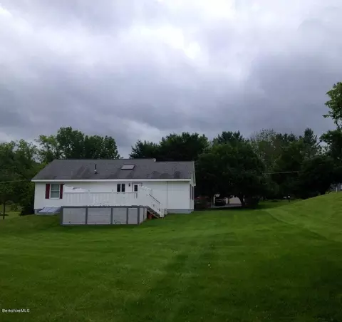 10 Davis St, Lee, MA 01238 photo 2