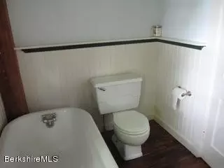 1620 Pleasant St, Lee, MA 01238 photo 9