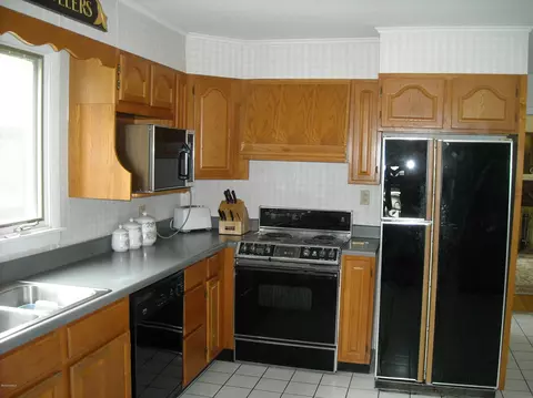 450 Devon Rd, Lee, MA 01238 photo 6