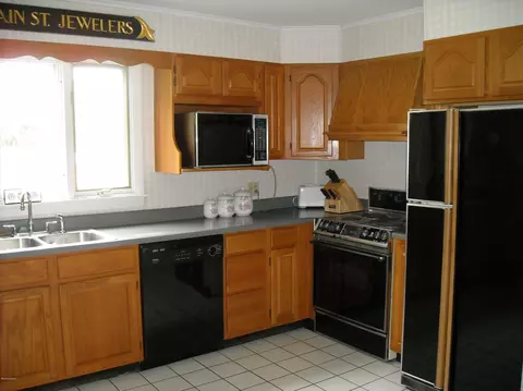 450 Devon Rd, Lee, MA 01238 photo 5