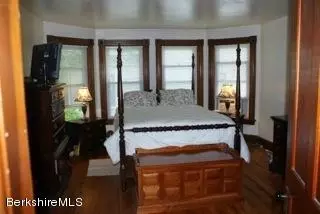80 Franklin St, Lee, MA 01238 photo 27