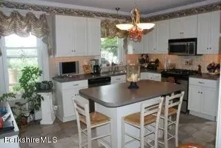 80 Franklin St, Lee, MA 01238 photo 30