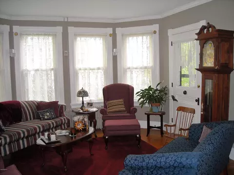 80 Franklin St, Lee, MA 01238 photo 7