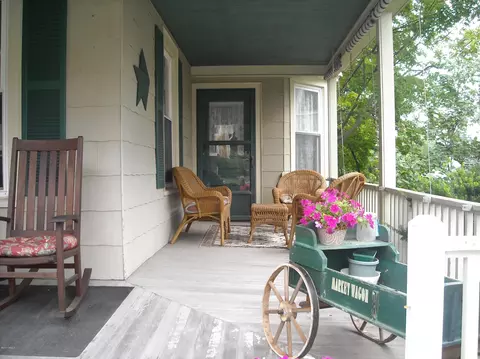 80 Franklin St, Lee, MA 01238 photo 22
