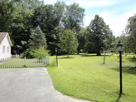 349 S Main St, Sheffield, MA 01257 photo 4