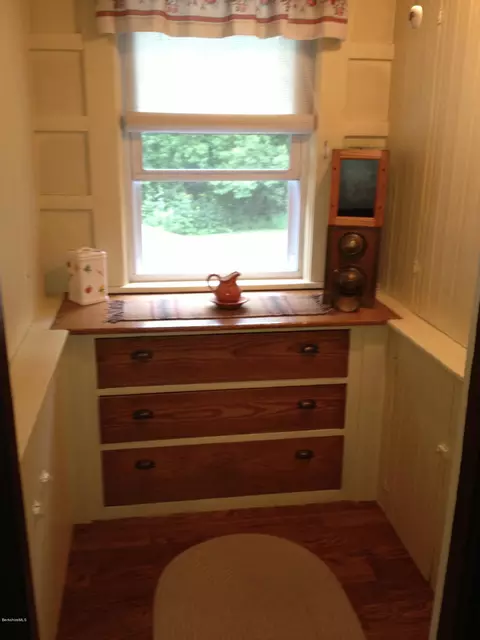 200 Prospect St, Lee, MA 01238 photo 5