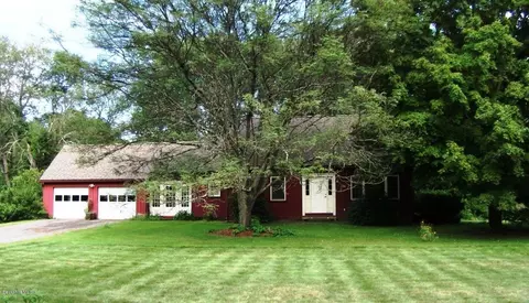 51 Cobble Ln, Sheffield, MA 01257 photo 5