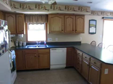 131 West Rd, Lee, MA 01238 photo 9