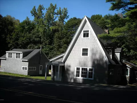 1295 Cape St, Lee, MA 01238 photo 1