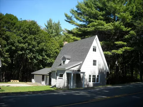 1295 Cape St, Lee, MA 01238 photo 2