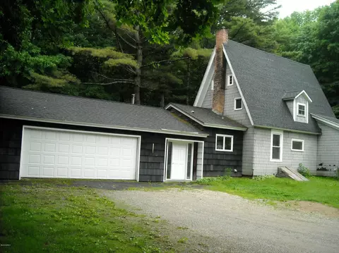 1295 Cape St, Lee, MA 01238 photo 3
