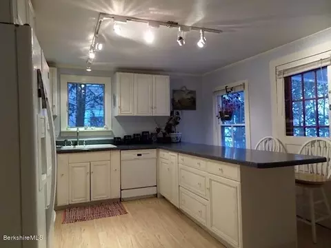 30 High St, Lee, MA 01238 photo 13