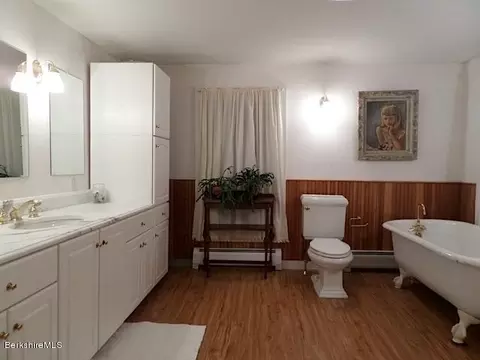 30 High St, Lee, MA 01238 photo 18