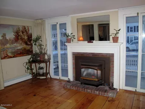 30 High St, Lee, MA 01238 photo 4