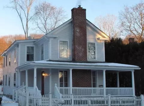30 High St, Lee, MA 01238 photo 1