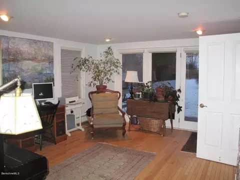 30 High St, Lee, MA 01238 photo 9